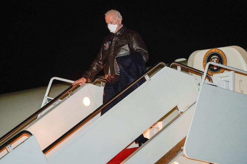 &copy; Reuters. U.S. President Biden arrives at Hagerstown, Maryland