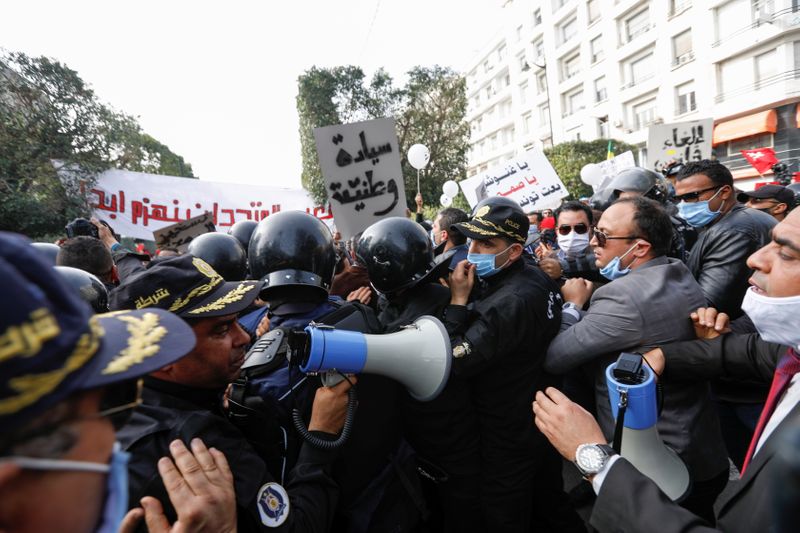 &copy; Reuters. Rally to mark activist&apos;s death, protest police abuse in Tunis