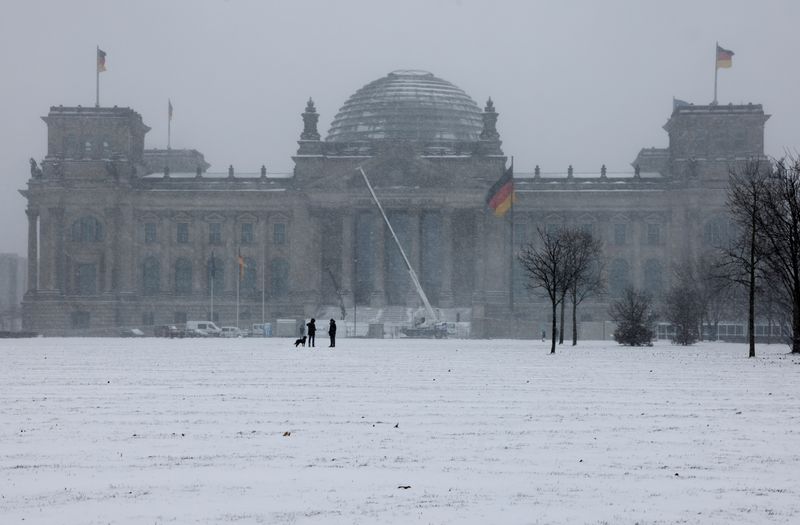 &copy; Reuters. CORONAVIRUS: LE BILAN EN ALLEMAGNE DÉPASSE LES 65.000 DÉCÈS