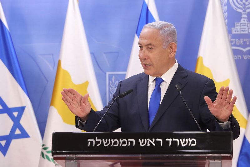 &copy; Reuters. FILE PHOTO:  Israeli Prime Minister Netanyahu and Cypriot President Anastasiades meet in Jerusalem