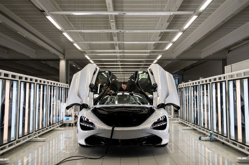 &copy; Reuters. FILE PHOTO: A McLaren 720S is assembled on the factory floor of the McLaren Automotive Production Centre Woking