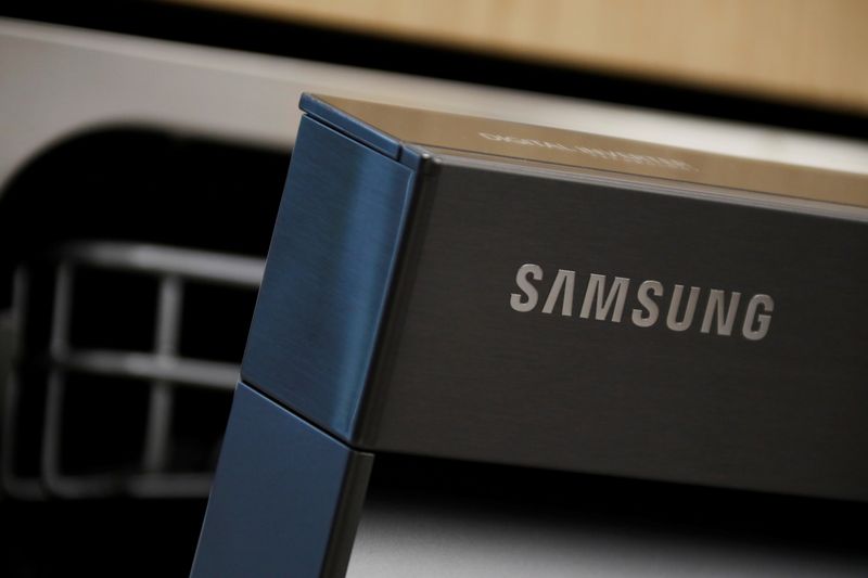U.S. ITC to investigate Ericsson complaint against Samsung over 5G wireless equipment
