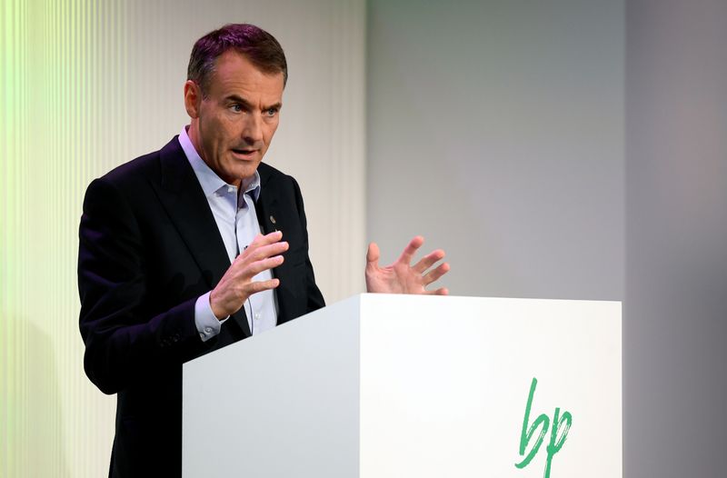 &copy; Reuters. FILE PHOTO: BP&apos;s Chief Executive Bernard Looney gives a speech in central London