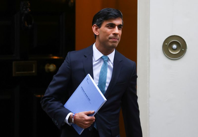 © Reuters. FILE PHOTO: Britain's Chancellor of the Exchequer Sunak outside Downing Street, in London