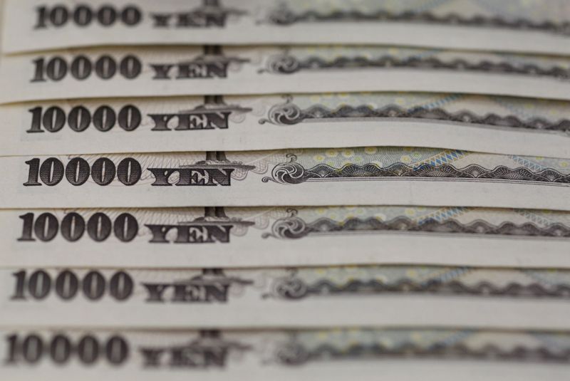 &copy; Reuters. Foto de archivo. Billetes de 10.000 yenes en Tokio, Japón.