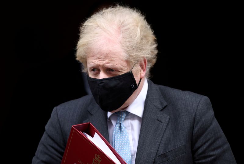 &copy; Reuters. Primeiro-ministro britânico, Boris Johnson, deixa residência oficial em Londres