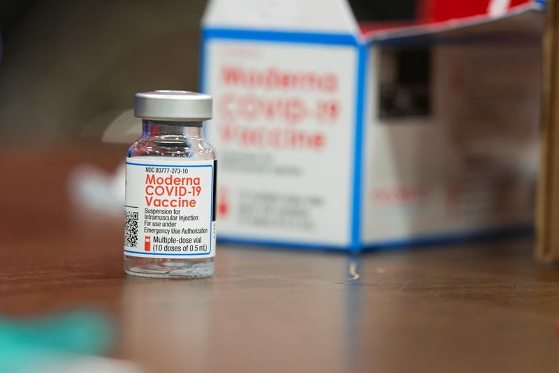 L'UE commande 150 millions de doses de vaccin en plus auprès de Moderna