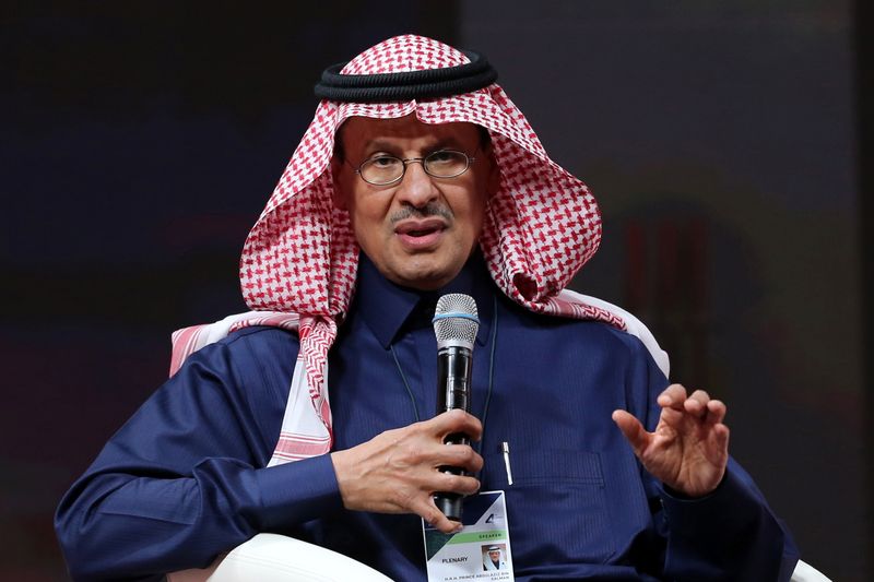 &copy; Reuters. وزير الطاقة السعودي: على منتجي النفط الاستمرار في توخي أعلى درجات الحذر