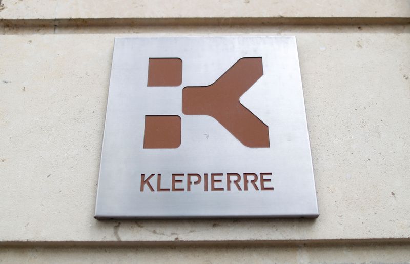&copy; Reuters. The logo of Klepierre is seen on their headquarters in Paris