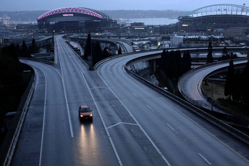 © Reuters. FILE PHOTO: Outbreak of the coronavirus disease (COVID-19) in Seattle