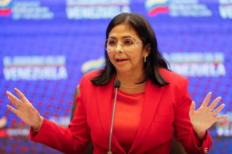 &copy; Reuters. FOTO DE ARCHIVO-La vicepresidenta de Venezuela, Delcy Rodríguez, habla durante una conferencia de prensa en Caracas, Venezuela.