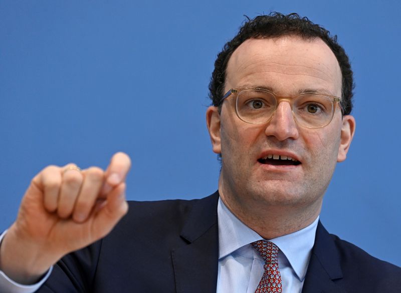 &copy; Reuters. FILE PHOTO: German Health Minister Jens Spahn holds a news conference on the coronavirus pandemic situation, in Berlin