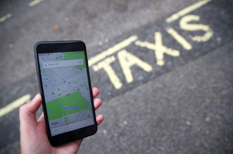 &copy; Reuters. FILE PHOTO: The Uber application is seen on a mobile phone in London