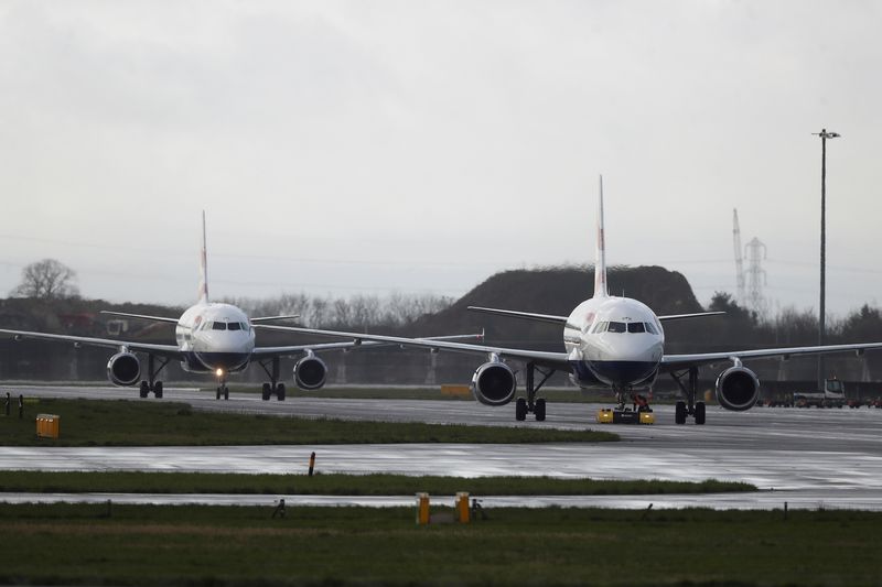 &copy; Reuters. 英航空業界、コロナ制限措置の緩和工程表に海外渡航含むよう要請