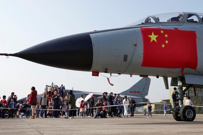 &copy; Reuters. Caça chinês na base militar de Hangzhou