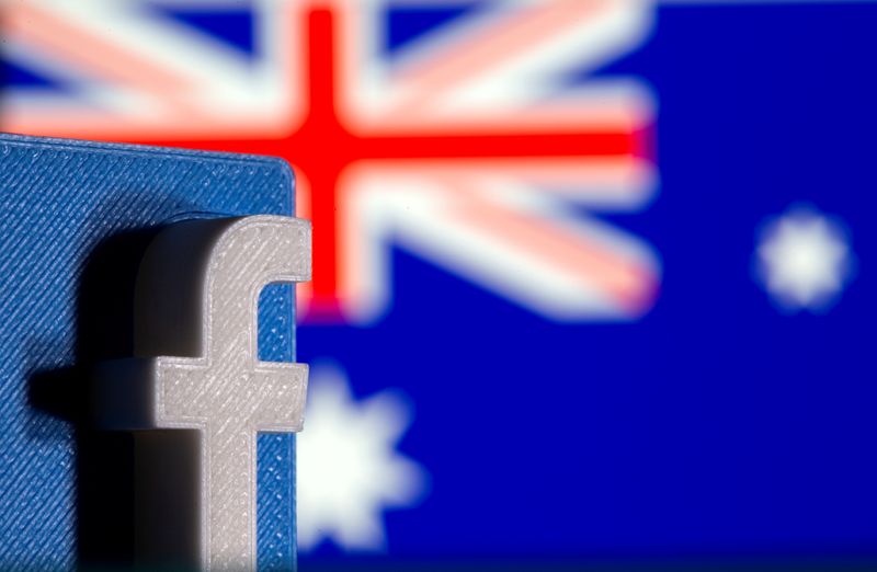 © Reuters. FILE PHOTO: A 3D printed Facebook logo is seen in front of displayed Australia's flag in this illustration photo