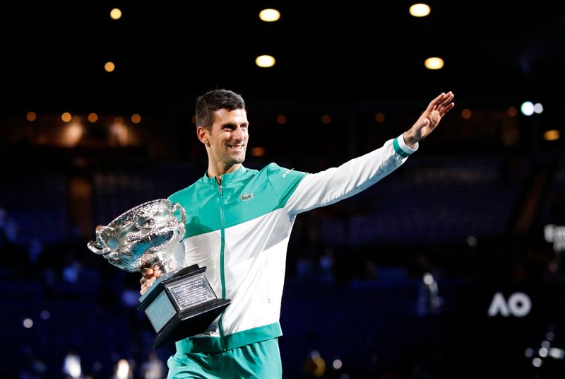 Djokovic continues love affair with Rod Laver Arena
