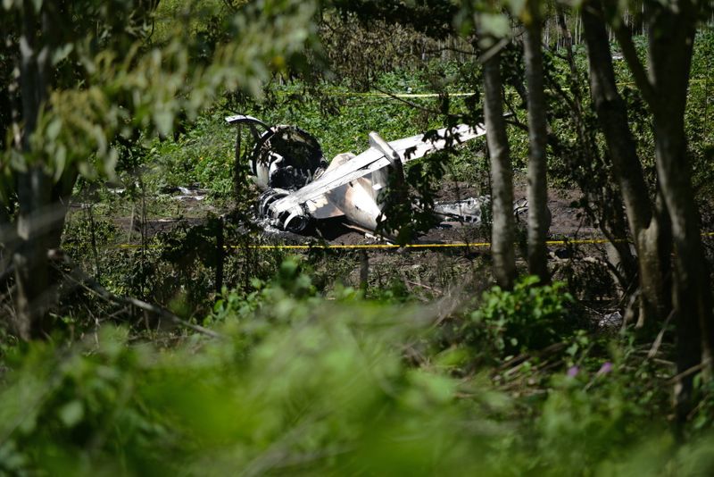 &copy; Reuters. The wreckage of an airplane of Mexican Air Force is pictured after a crash near El Lencero airport in Emiliano Zapata municipality