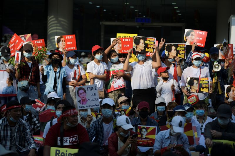 &copy; Reuters. المحتجون في ميانمار يدعون إلى إضراب عام ضد الانقلاب