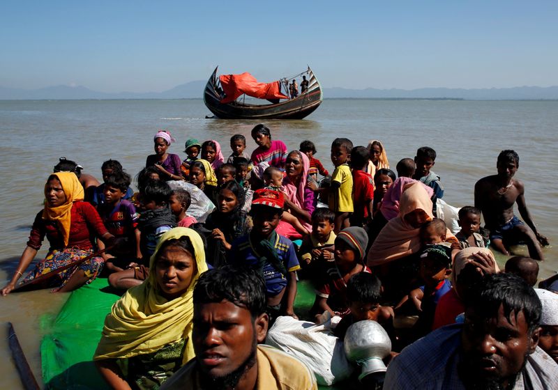 &copy; Reuters. الأمم المتحدة تدعو لإنقاذ مجموعة من اللاجئين الروهينجا في البحر