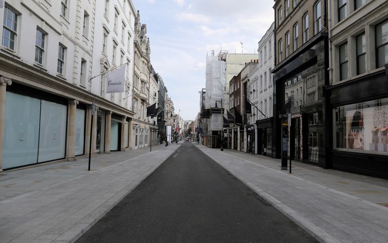 © Reuters. FILE PHOTO: Outbreak of the coronavirus disease (COVID-19) in London