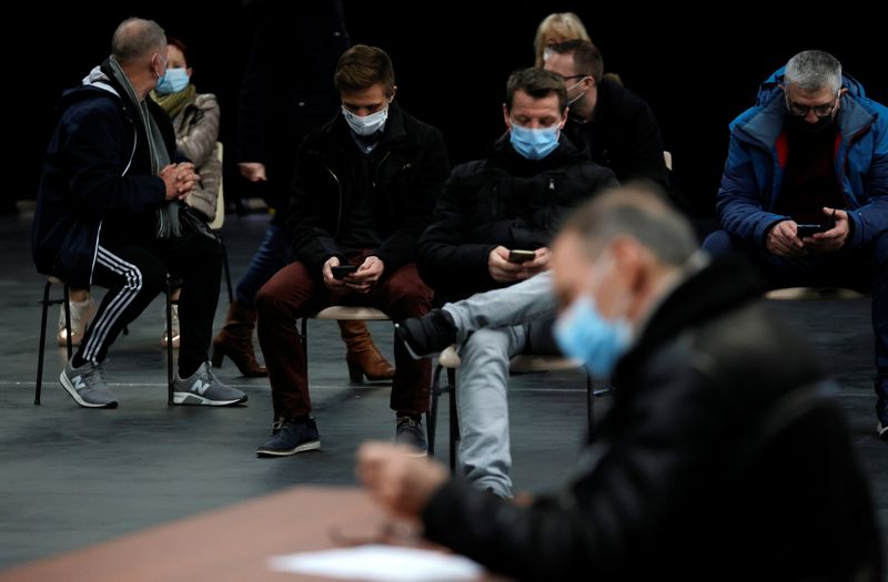 &copy; Reuters. FRANCE/CORONAVIRUS: LE MAIRE DE DUNKERQUE PAS OPPOSÉ À UN CONFINEMENT