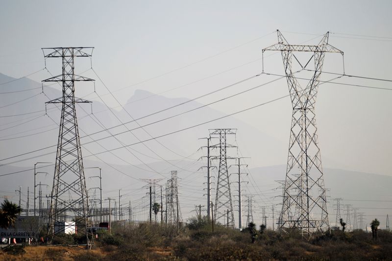 &copy; Reuters. Torres de transmissão de energia