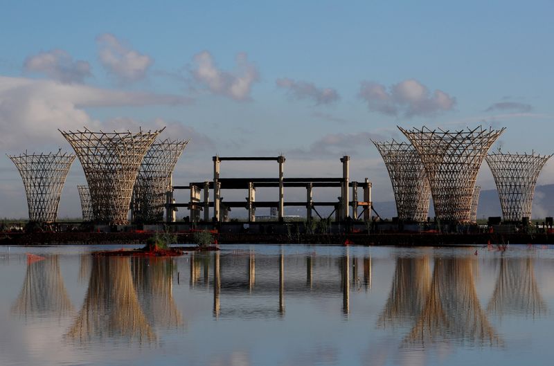 Criticized by President, Mexico auditor backtracks on airport cancellation cost