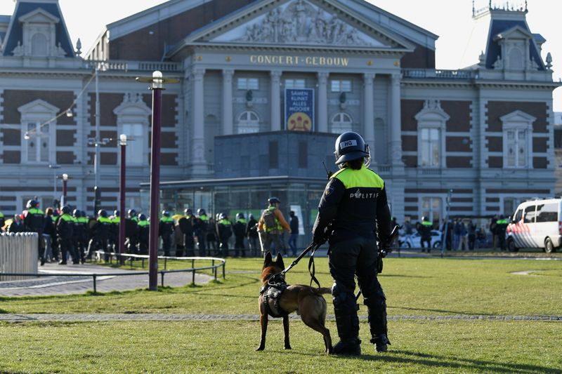 &copy; Reuters. CORONAVIRUS: LES PAYS-BAS DEVRAIENT ALLÉGER LE CONFINEMENT MALGRÉ LA HAUSSE DES CAS