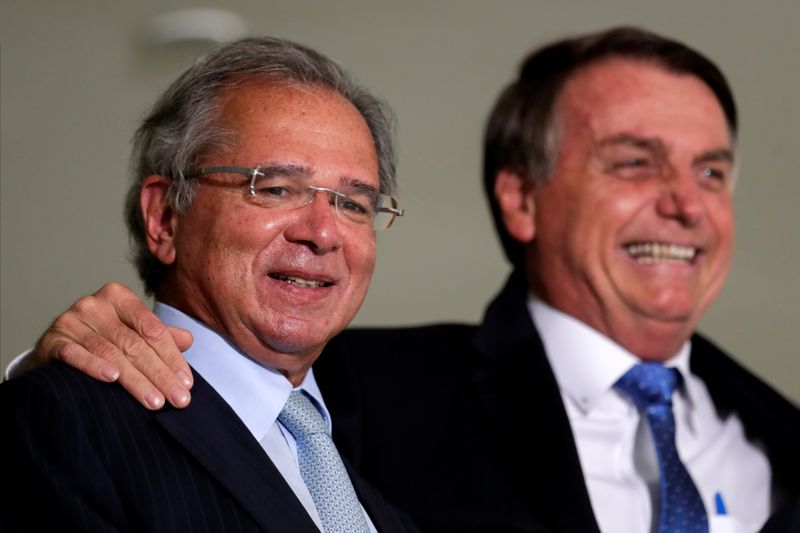 &copy; Reuters. Bolsonaro e Guedes