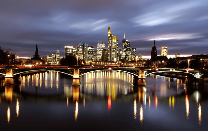 Strong exports, construction boost German economy in fourth quarter