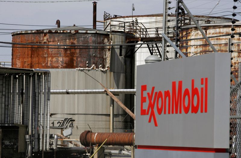 &copy; Reuters. FILE PHOTO: FILE PHOTO: View of the Exxon Mobil refinery in Baytown, Texas