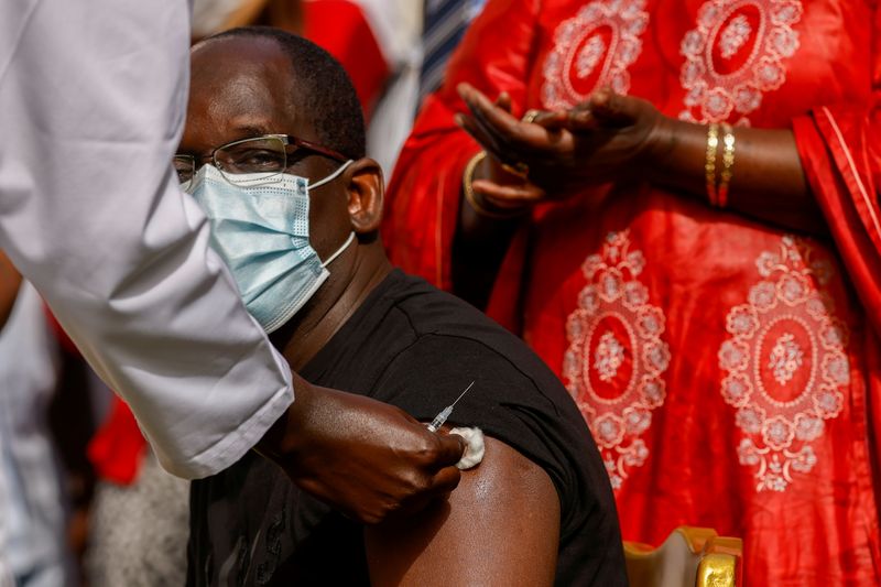 &copy; Reuters. Senegal kicks off COVID-19 vaccination programme