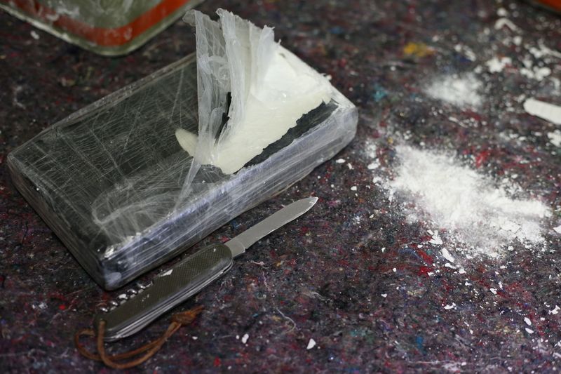 Paraguay allana locales vinculados con incautación récord de cocaína en Europa