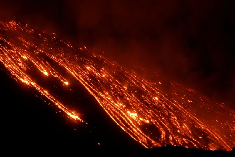 &copy; Reuters. Monte Etna em erupção na Itália