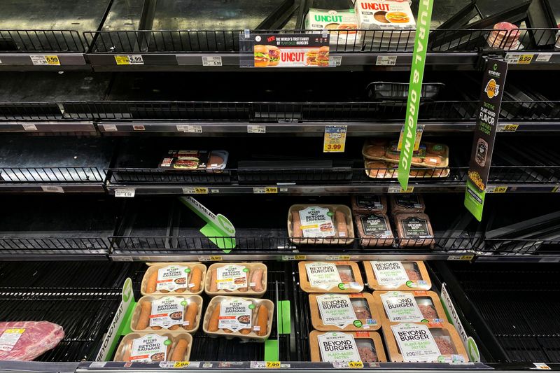 &copy; Reuters. Beyond Meat products are displayed on grocery store shelves inside Kroger Co.&apos;s Ralphs supermarket amid fears of the global growth of coronavirus cases, in Los Angeles, California