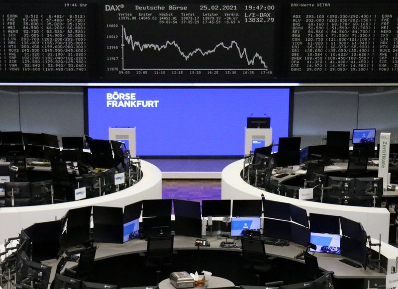 &copy; Reuters. تراجع أسهم أوروبا بفعل جني أرباح في التكنولوجيا والموارد