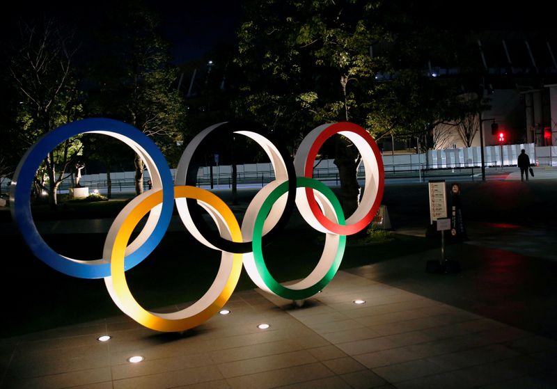 &copy; Reuters. FILE PHOTO: Olympic rings are seen near the National Stadium in Tokyo