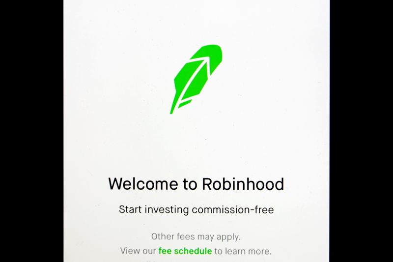 &copy; Reuters. The welcome screen for the Robinhood App is displayed on a screen