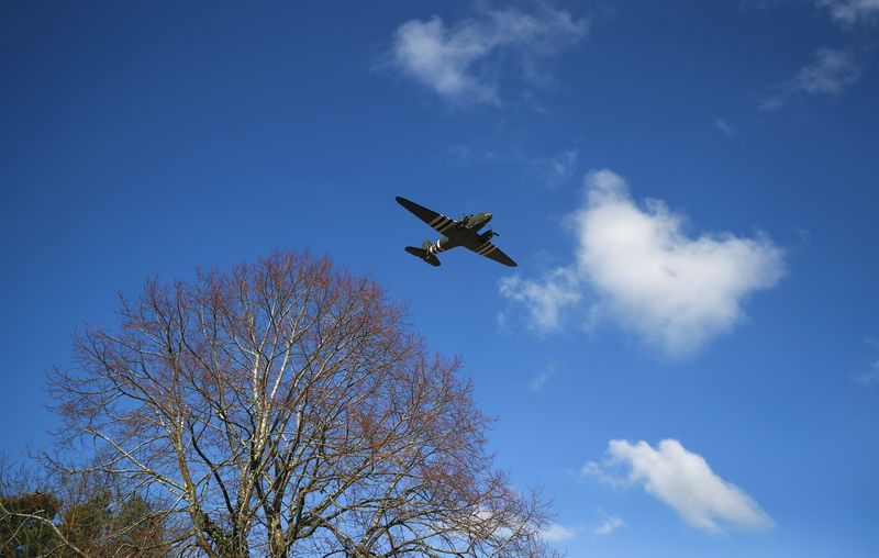 &copy; Reuters. British veteran and fundraiser Captain Tom Moore&apos;s funeral in Bedford