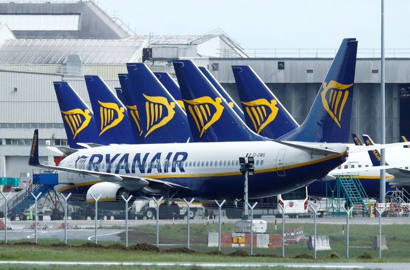 © Reuters. FILE PHOTO: Ryanair planes at Dublin Airport