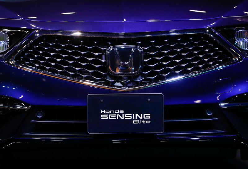 &copy; Reuters. Honda Motor Co. unveils all-new Legend sedan, in Tokyo