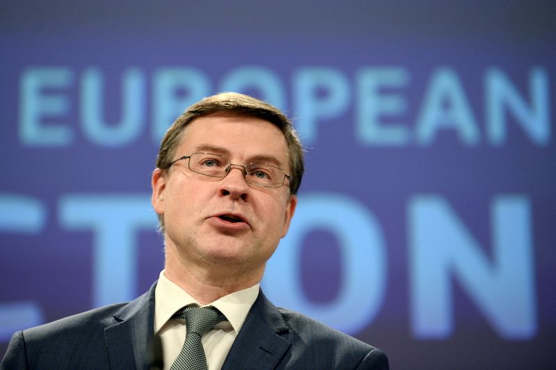 © Reuters. EU Commission VP Dombrovskis gives a news conference, in Brussels