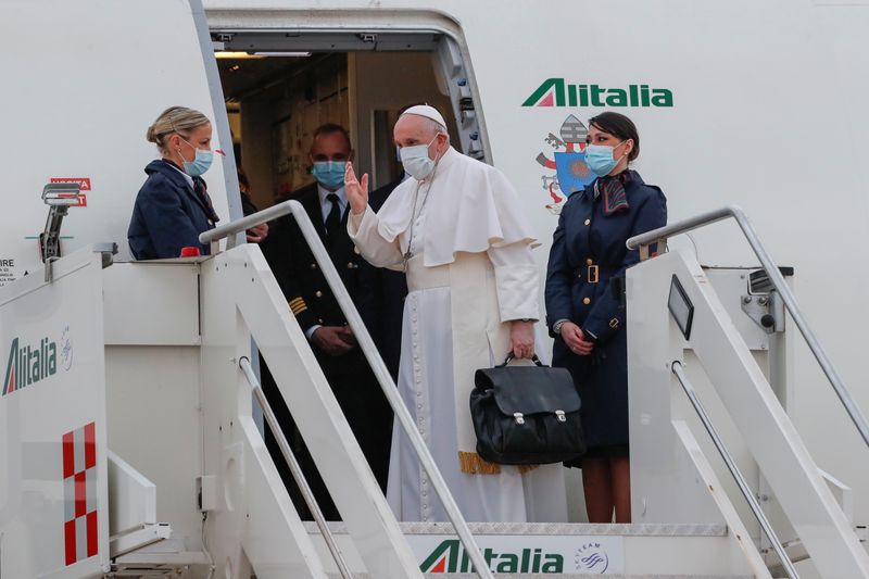 &copy; Reuters. Pope Francis travels to Iraq