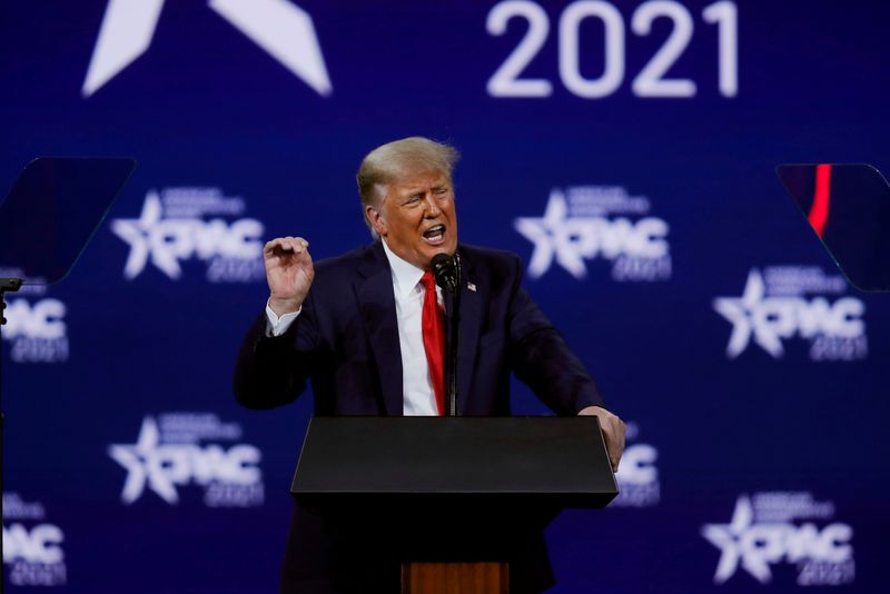 &copy; Reuters. FILE PHOTO: FILE PHOTO: Former U.S. President Donald Trump speaks at the Conservative Political Action Conference in Orlando