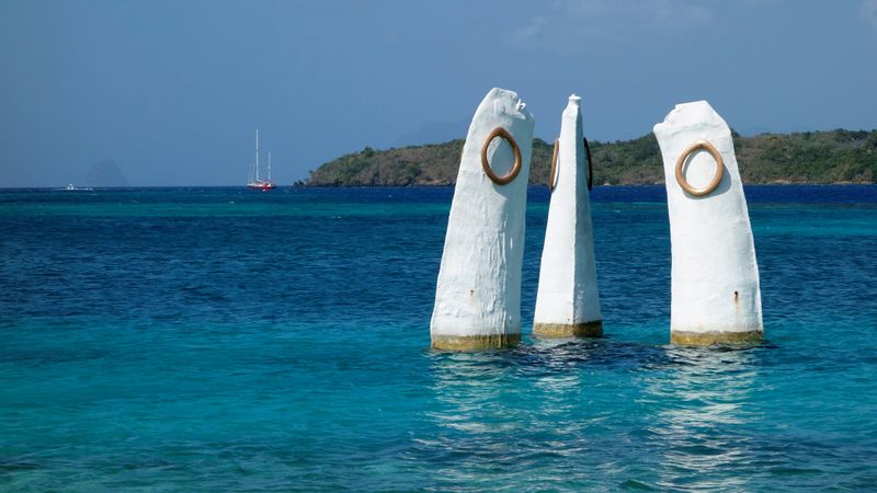 © Reuters. FILE PHOTO: The trident logo of the Club Med is seen at Les Boucaniers vacation resort at Saint Anne in the French Caribbean island of Martinique, France