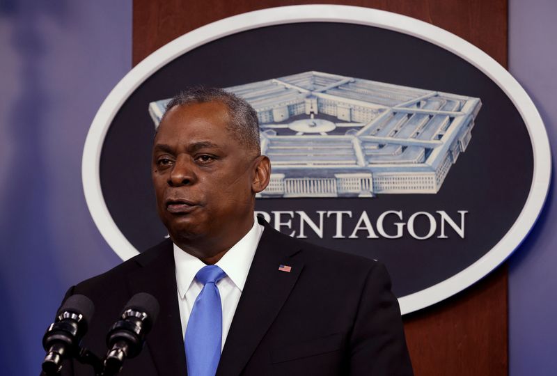 &copy; Reuters. FILE PHOTO: U.S. Defense Secretary Lloyd Austin speaks during President Biden&apos;s visit at the Pentagon in Arlington, Virginia