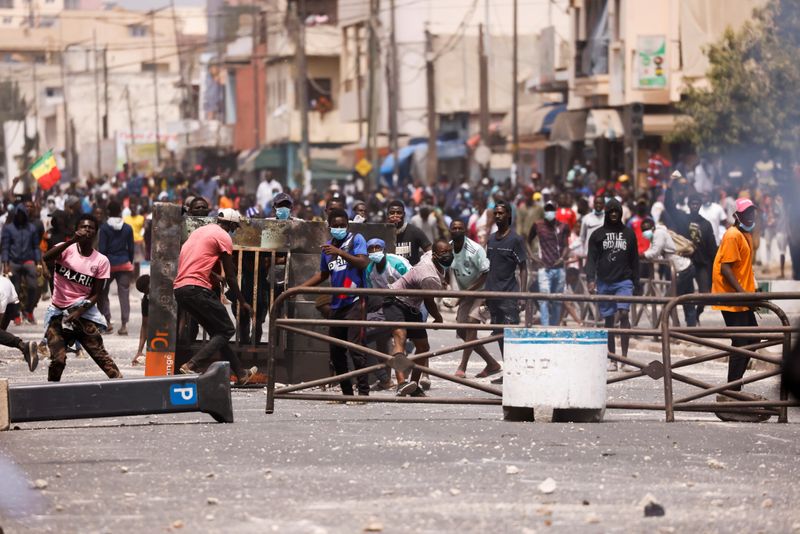 Senegal shuts schools amid violent unrest