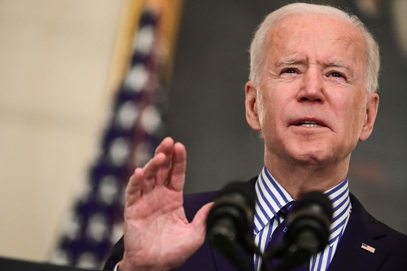 &copy; Reuters. El presidente de EEUU, Joe Biden, habla en la Casa Blanca, Washington, EEUU.