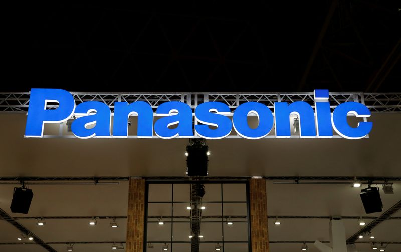 &copy; Reuters. FILE PHOTO: A logo of Panasonic Corp is pictured at the CEATEC JAPAN 2017 in Chiba